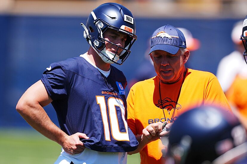 El entrenador de los Denver Broncos logró su plan trienal para avanzar a los playoffs
